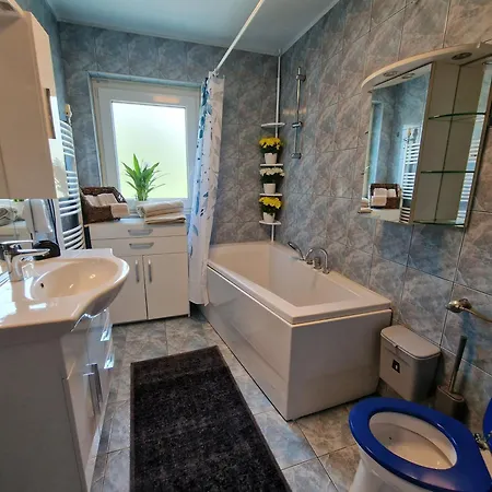 Privatunterkunft Near Red Bull Ring With Garten