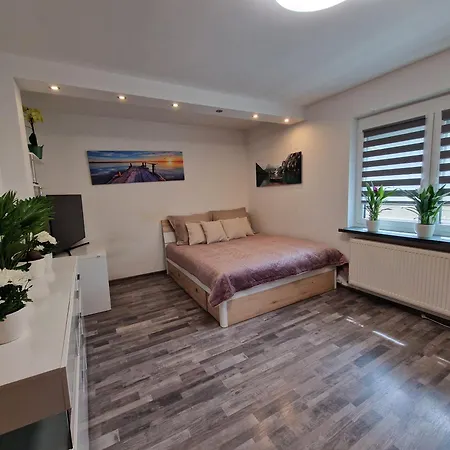 Privatunterkunft Near Red Bull Ring With Garten